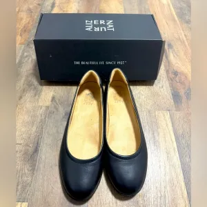 Naturalizer Flexy Flat Size 7.5 NWT