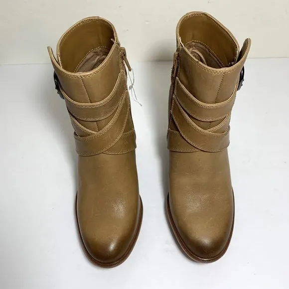 Naturalizer Lyra Boots Leather Buckle Lug Sole Heel Booties Dark Bamboo Size 6