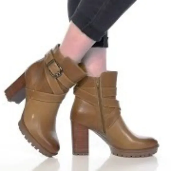 Naturalizer Lyra Boots Leather Buckle Lug Sole Heel Booties Dark Bamboo Size 6
