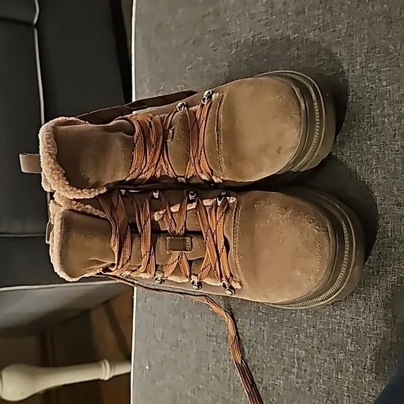 Naturalizer sz 9.5 Julian Shearling Hiker Booties hiking Waterproof boots