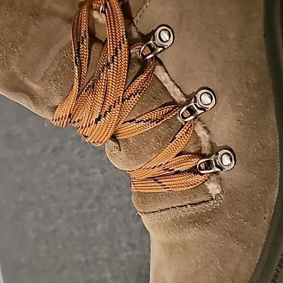 Naturalizer sz 9.5 Julian Shearling Hiker Booties hiking Waterproof boots