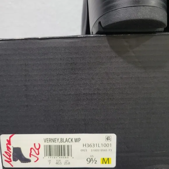 Naturalizer Verney Boots, NIB, 9.5