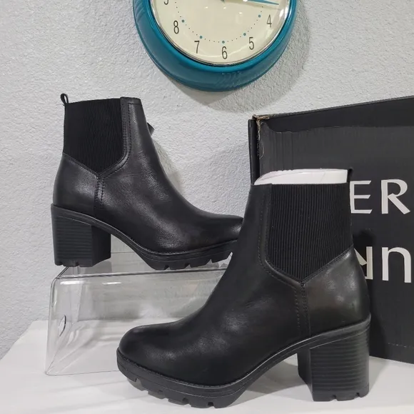 Naturalizer Verney Boots, NIB, 9.5