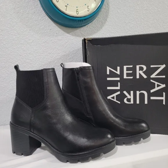 Naturalizer Verney Boots, NIB, 9.5