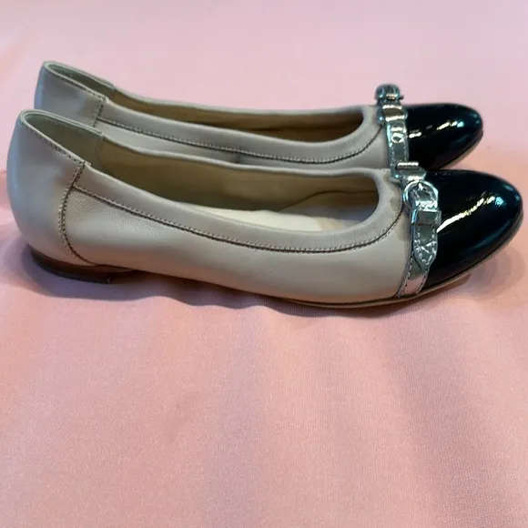 New AGL Leather Flat Shoes. Size EU 39.5/US 9.