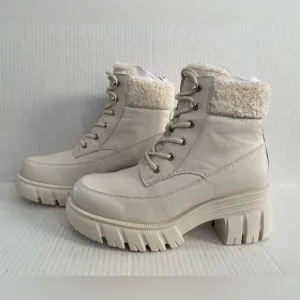 New Aldo MarniLace-up boot - Lug sole waterproof size 8