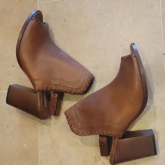 NEW! ARIAT Two24 Sundance Cognac Peep Toe Leather Booties Boots 10.