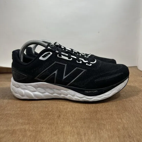 New Balance Fresh Foam 680v8 Women Size 9 D Wide Black Running Shoes