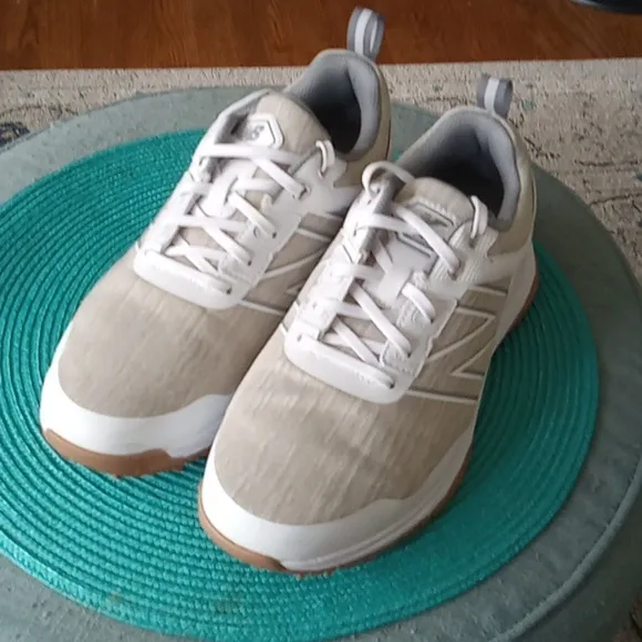 New Balance men's golf shoes-LIKE NEW