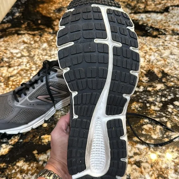 New balance men’s Tech Ride size 10.5 460×2 shoes