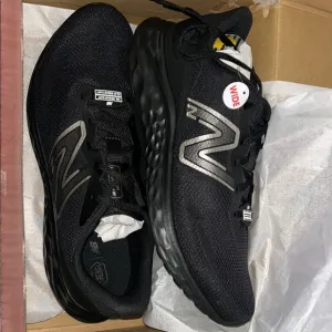 New Balance Wide Men's Black Running Shoes