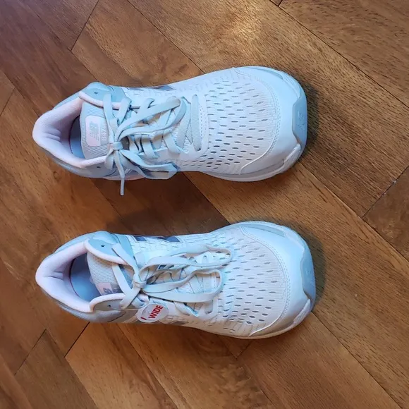 New Balance Women's Gray And Pink Shoes Size 12D