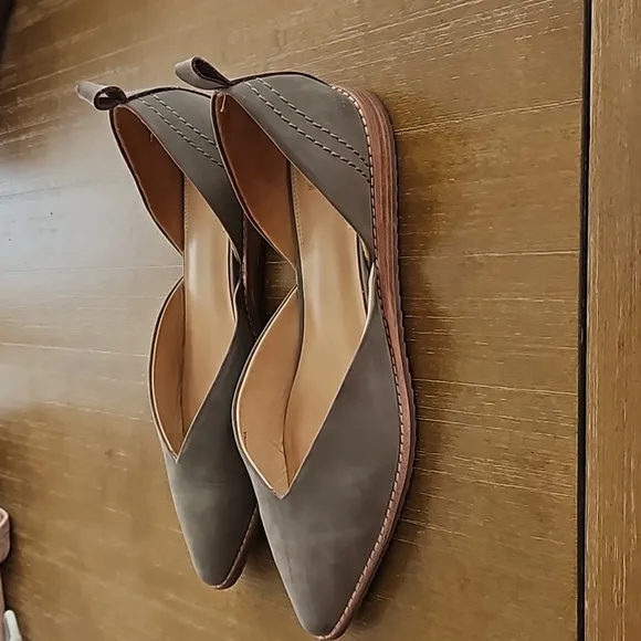 NEW BILL BLASS SYBIL SUEDE SLIP-ON SHOES