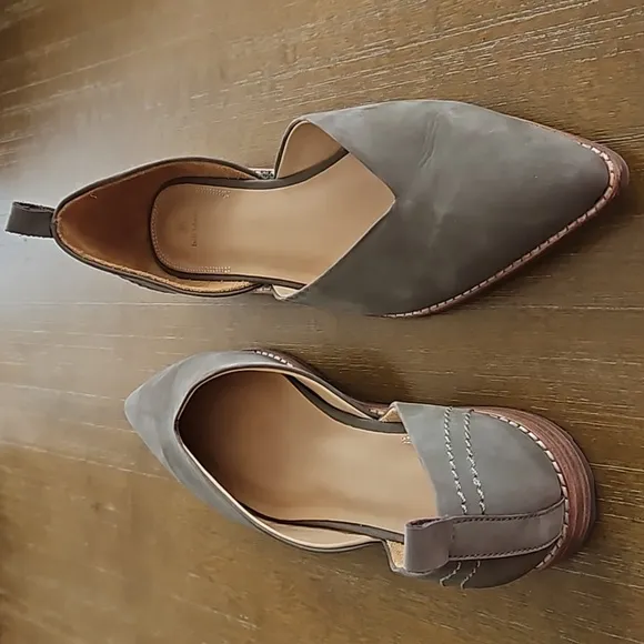 NEW BILL BLASS SYBIL SUEDE SLIP-ON SHOES