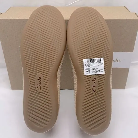 NEW Clarks Woman’s Danelly Sky Flat Blush Leather Cuir Beige Rose Size 5 Medium