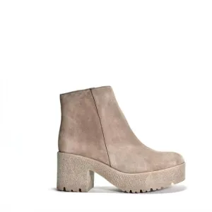NEW CORDANI women's finley ankle boot in fango suede