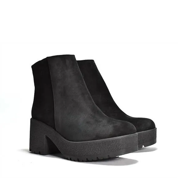 NEW CORDANI women's finley ankle boot in fango suede