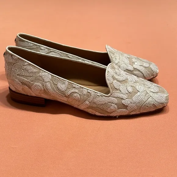 New Donald Pliner Fabric Embroidered with Sequins Flat Shoes. Size 8.5.