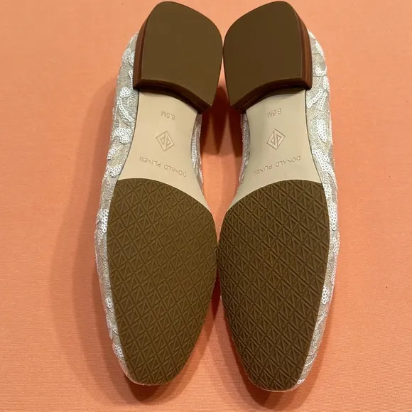New Donald Pliner Fabric Embroidered with Sequins Flat Shoes. Size 8.5.