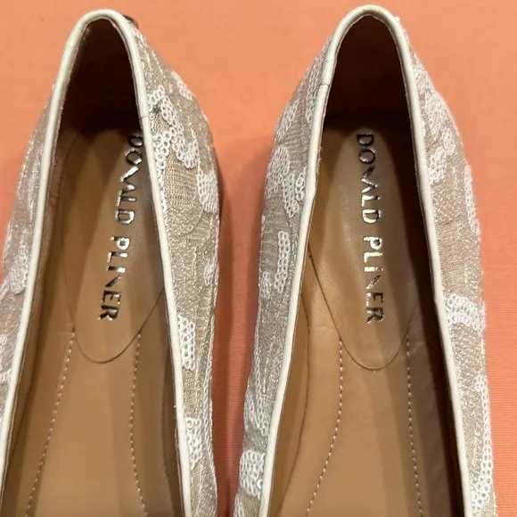 New Donald Pliner Fabric Embroidered with Sequins Flat Shoes. Size 8.5.