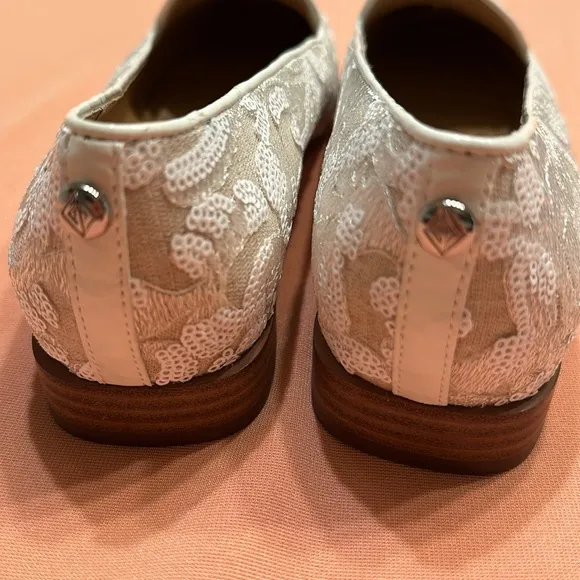 New Donald Pliner Fabric Embroidered with Sequins Flat Shoes. Size 8.5.