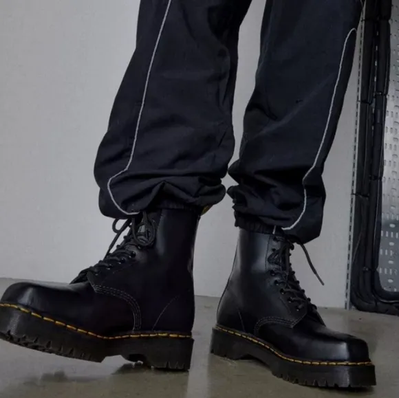 NEW Dr Martens black leather 1460 Bex Squared Toe Leather Lace Up Boots 8