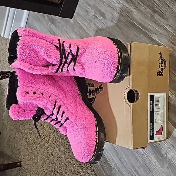 NEW Dr. Martens Boots 1460 Pascal Faux Shearling Fur Combat 7 Pink Lux Borg
