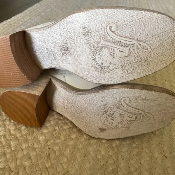NEW Free People Chelsea Boots