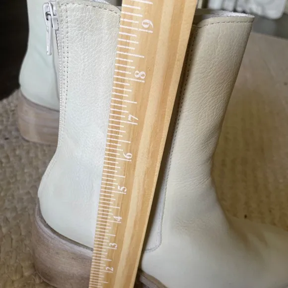 NEW Free People Chelsea Boots