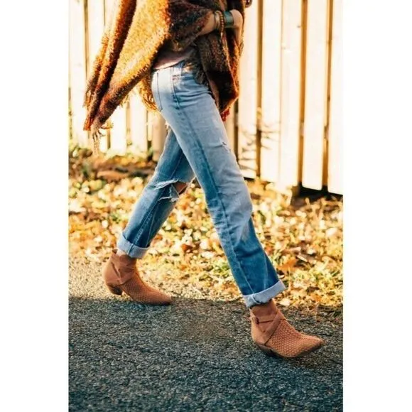 NEW FREE PEOPLE Sz 41 VENTURE SUEDE WOVEN ANKLE BOOT BOOTIE