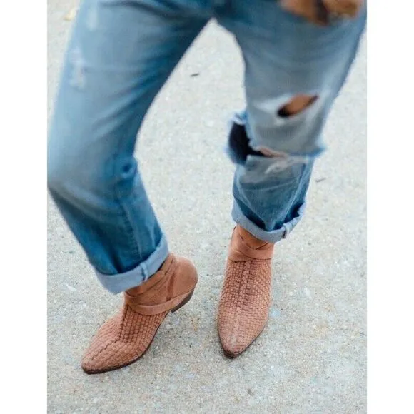 NEW FREE PEOPLE Sz 41 VENTURE SUEDE WOVEN ANKLE BOOT BOOTIE
