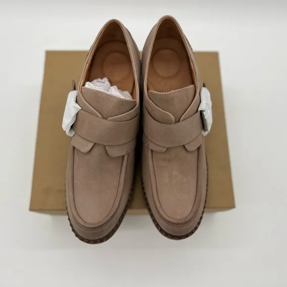 New Gentle Souls Kenneth Cole women Bestie Loafer Slipper Buckle Size 11 M Tan