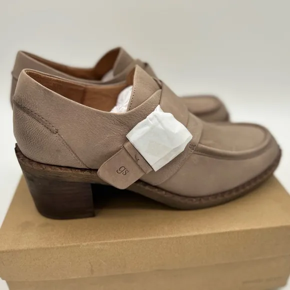 New Gentle Souls Kenneth Cole women Bestie Loafer Slipper Buckle Size 11 M Tan