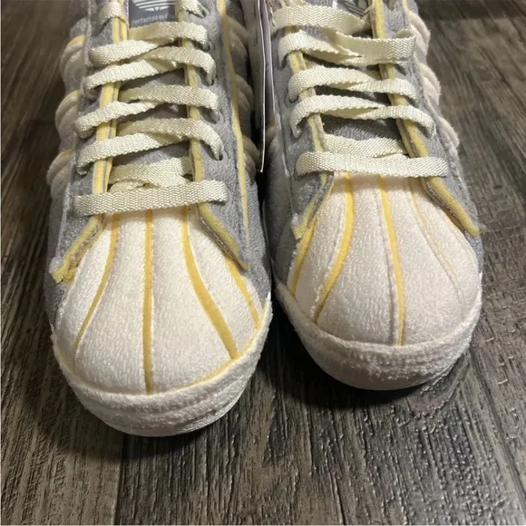New Mens Adidas Originals  Colour Cozy Superstar Sneakers HP7716 Velour 12.5