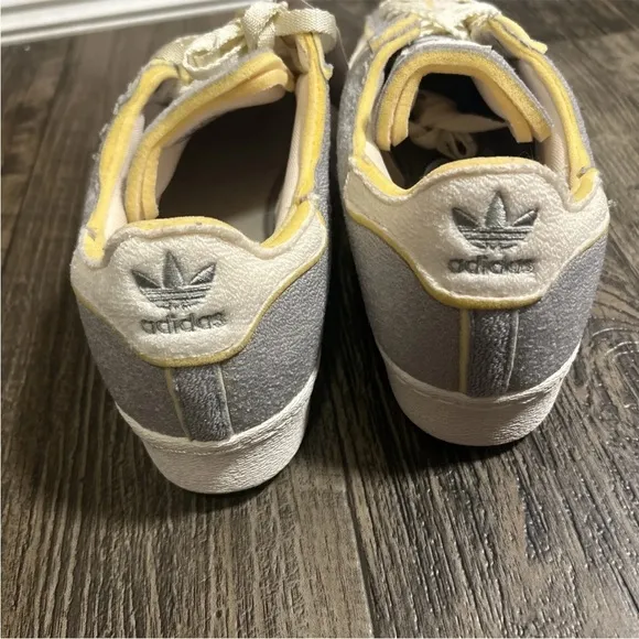 New Mens Adidas Originals  Colour Cozy Superstar Sneakers HP7716 Velour 12.5