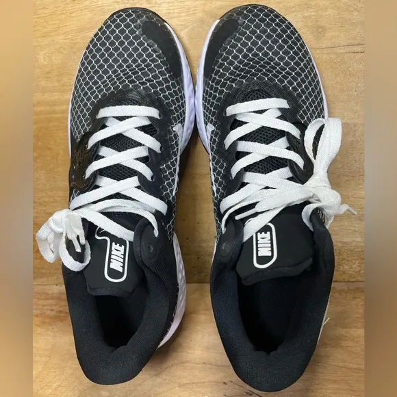 NEW Nike Renew Elevate 2 Womens Size 10.5 Basketball Shoes Sneakers Black White