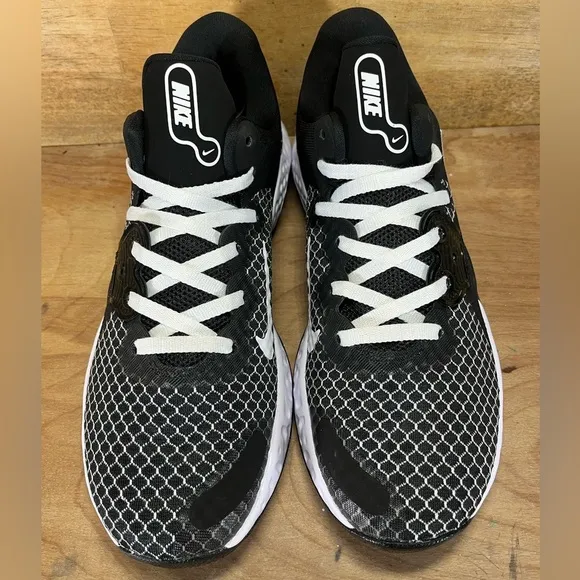 NEW Nike Renew Elevate 2 Womens Size 10.5 Basketball Shoes Sneakers Black White