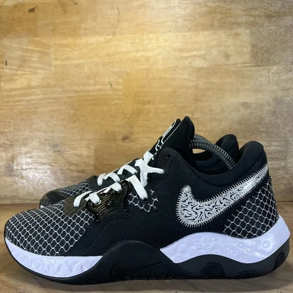NEW Nike Renew Elevate 2 Womens Size 10.5 Basketball Shoes Sneakers Black White