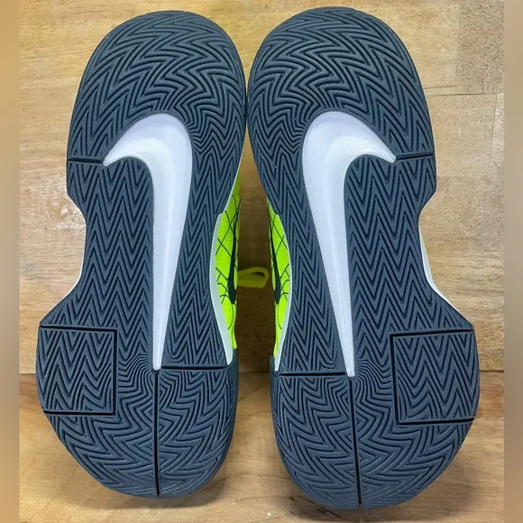 NEW Nike Zoom Challenge Mens Sz 10.5 Pickleball Shoes Sneakers Volt Armory Navy