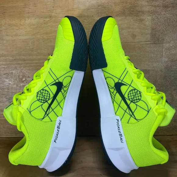 NEW Nike Zoom Challenge Mens Sz 10.5 Pickleball Shoes Sneakers Volt Armory Navy