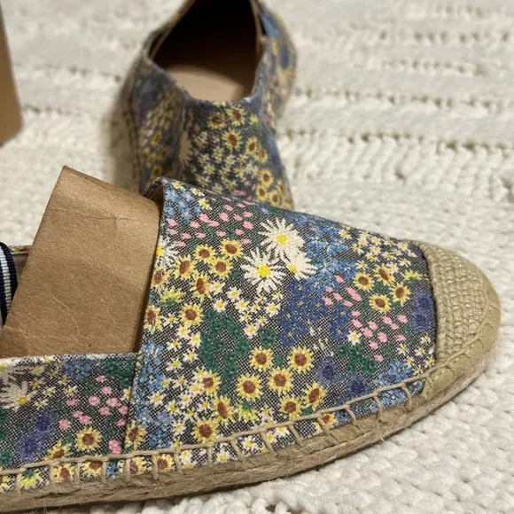 New NWT Joules shelbury 7 slip on shoe 38 espadrille floral print blue tan white