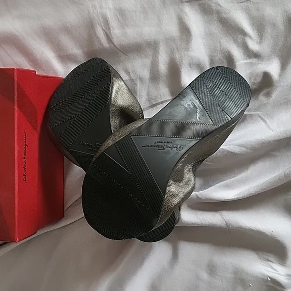 New! Salvatore Ferragamo leather ballerina flat shoes
