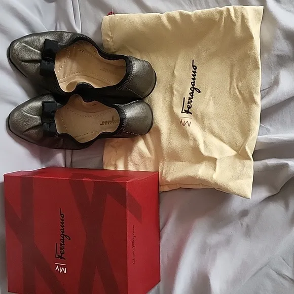New! Salvatore Ferragamo leather ballerina flat shoes
