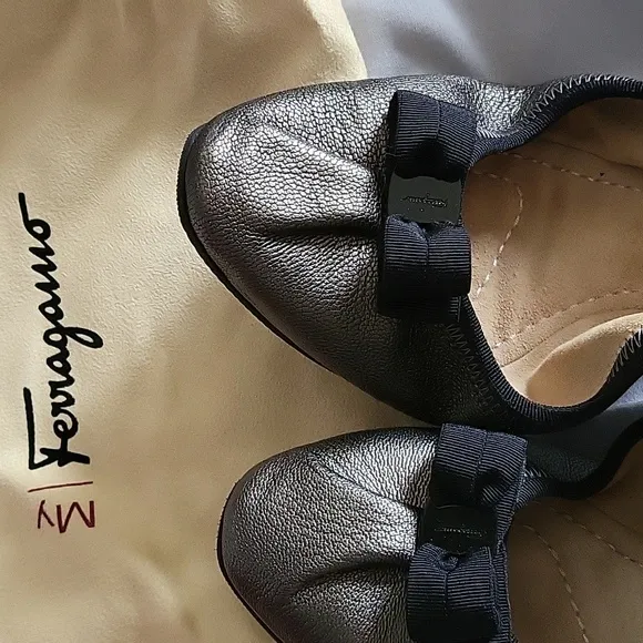 New! Salvatore Ferragamo leather ballerina flat shoes