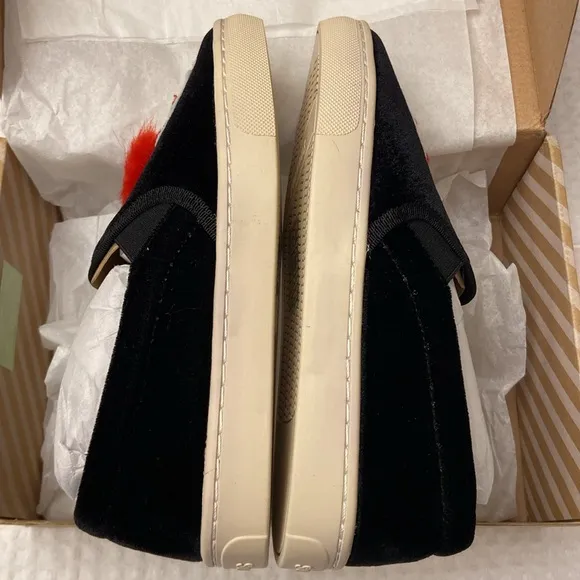 NEW! SOLUDOS Size 5 BLACK Velvet Show Pony Sneakers Shoes