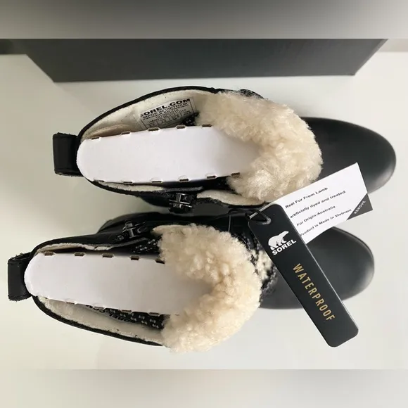 NEW Sorel Emelie Shearling Short Lace Up Cozy Black White Fur Boots Shoes Sz 6.5