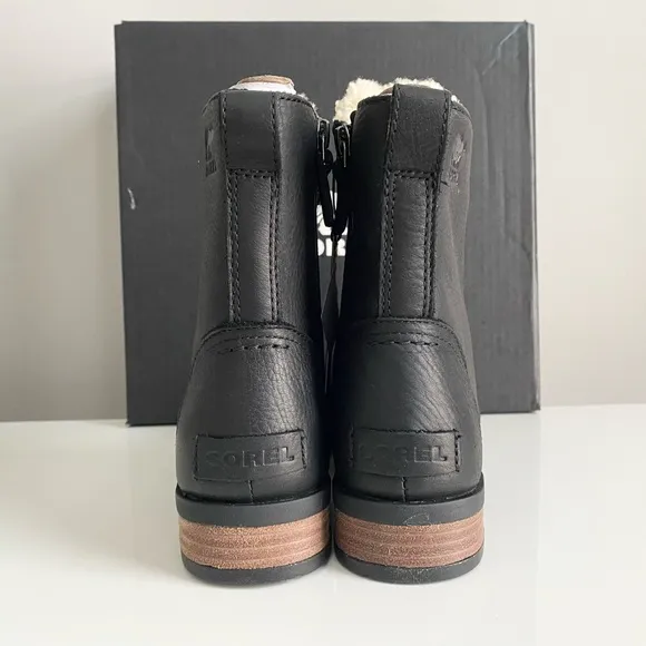 NEW Sorel Emelie Shearling Short Lace Up Cozy Black White Fur Boots Shoes Sz 6.5