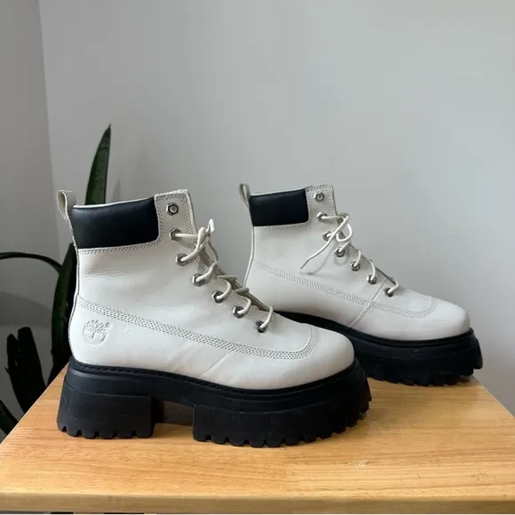 NEW Timberland Sky 6-Inch Platform Lace Up Boots White/Black NWT