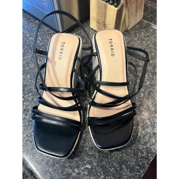 New Torrid Laceup Strappy Platform Wedge (WW)