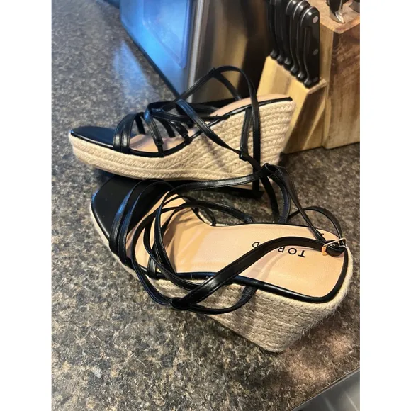 New Torrid Laceup Strappy Platform Wedge (WW)